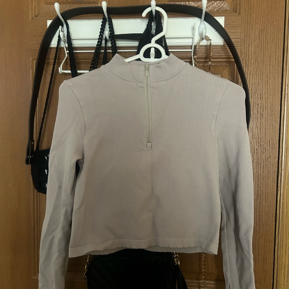 Forever 21 Taupe Long Sleeve Crop Top